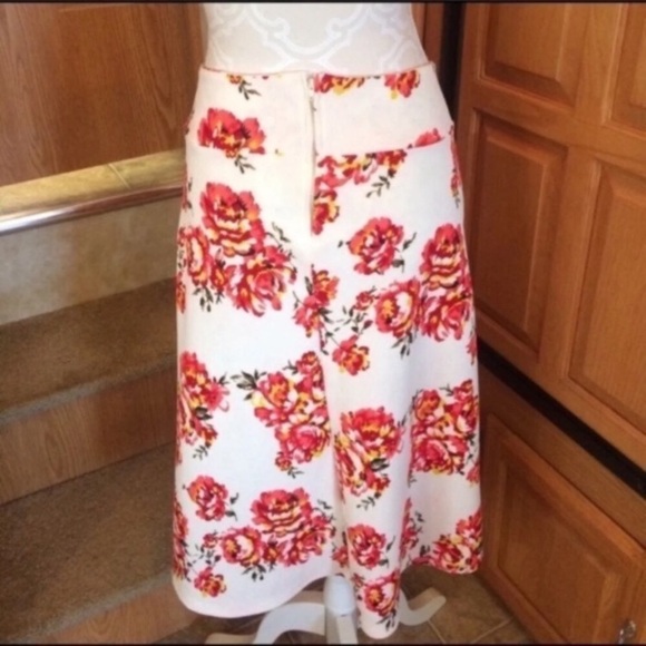 NWOT Moa USA Floral Circle Skirt - Picture 5 of 6
